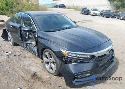 2018 Honda Accord Touring z USA, uszkodzony, nr VIN 1HGCV1F92JA028695